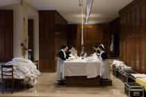 Monjas en la lavandería del Vaticano