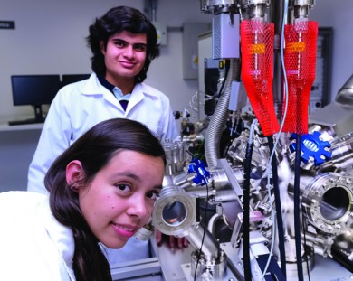Andrea, Cristian y el fascinante mundo de la nanotecnología