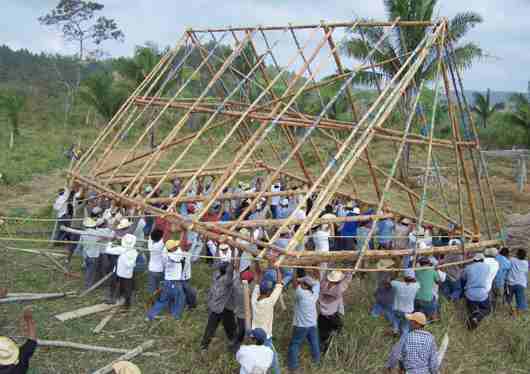 Edificación del Instituto Superior Intercultural Ayuuk-Mixe-Oaxaca, unversidad que pertenece al SUJ, al igual que el ITESO.