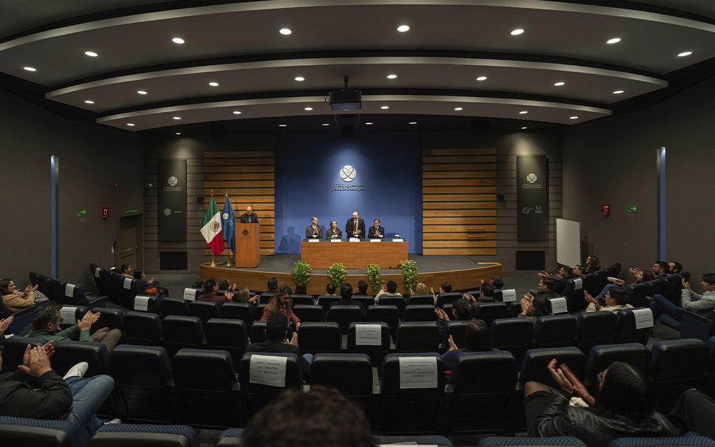 El ITESO recibe a sus nuevos estudiantes de posgrado - CRUCE